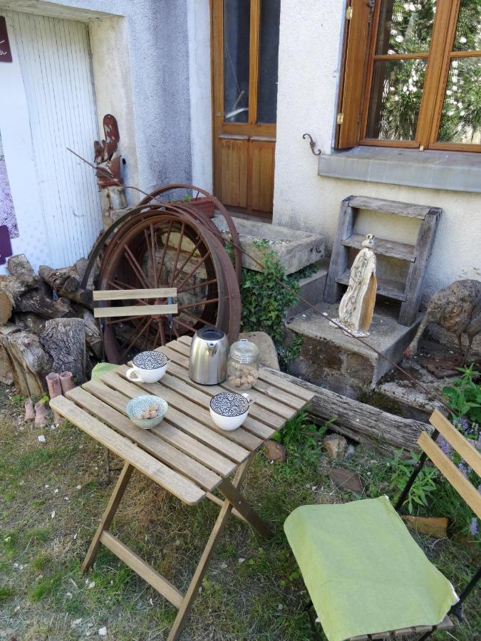 Bed and Breakfast L'Escalier Des Reves Saint-Sauveur-en-Puisaye Exterior foto